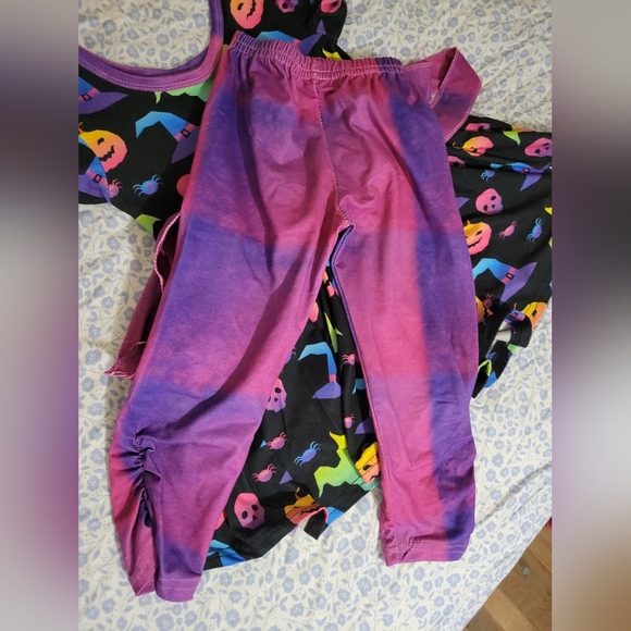 Halloween outfit - Picture 2 of 3